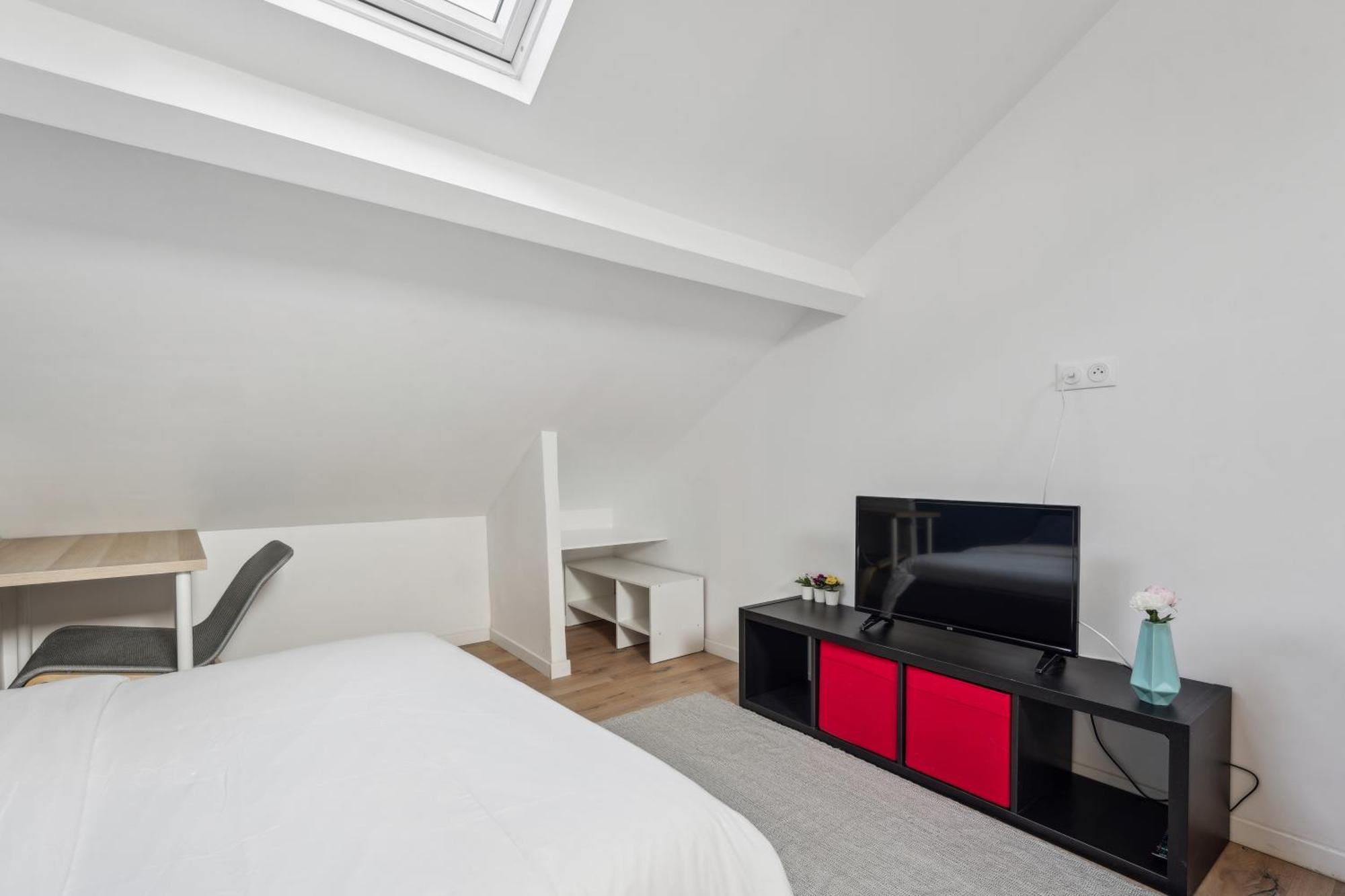 Budget Appart Avec Parking Au Centre-Ville Charleville-Mézières Екстериор снимка